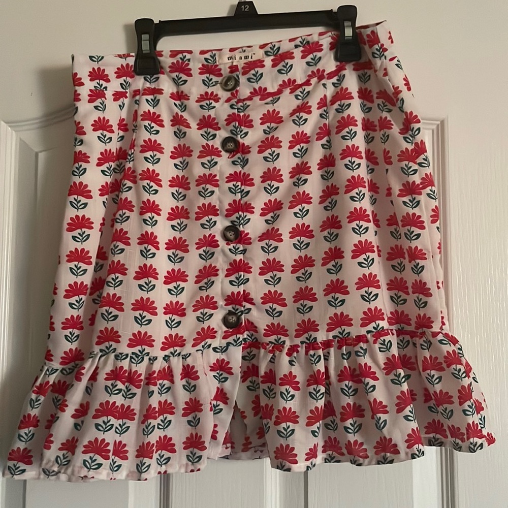 Floral skirt with bottom ruffle